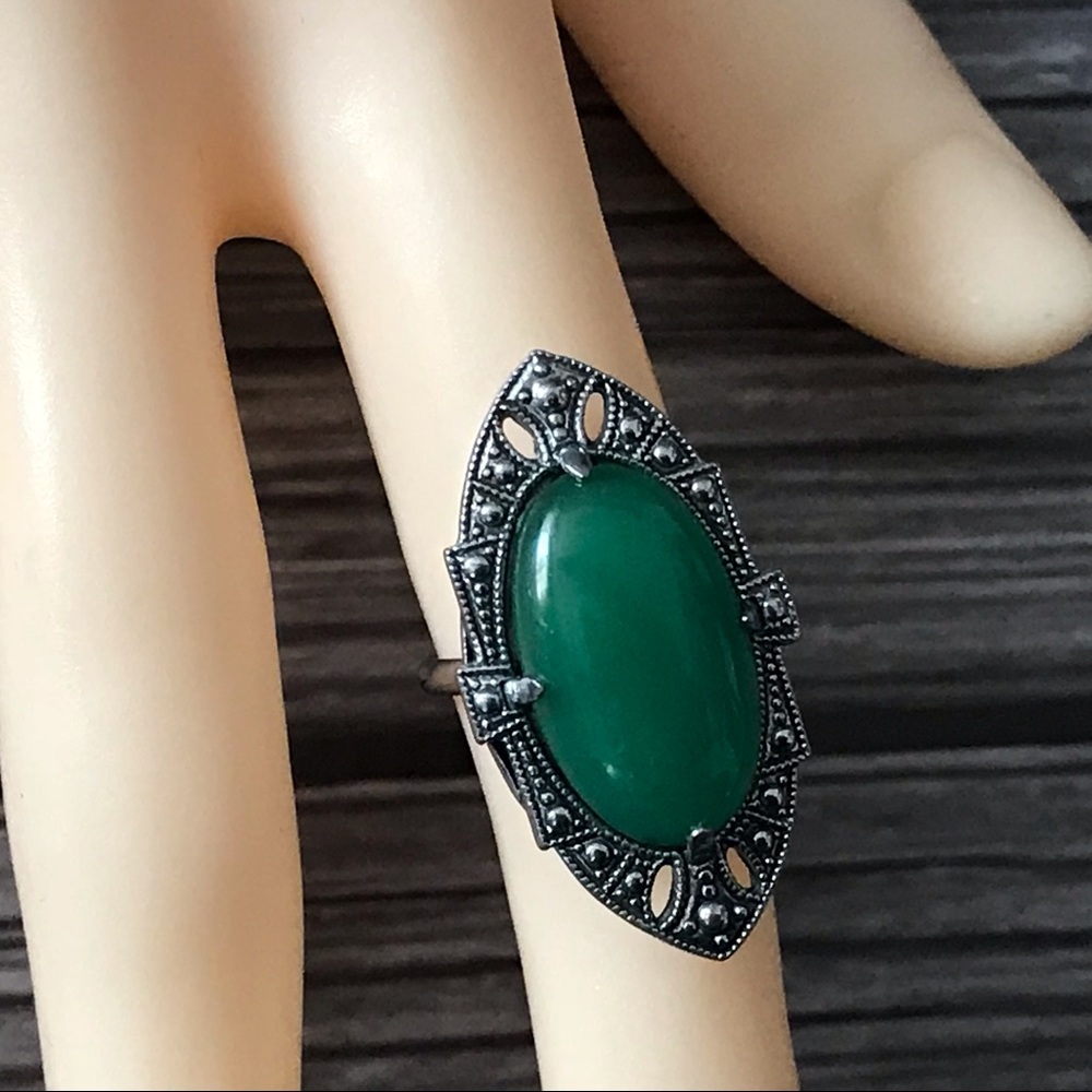 Art Deco style detailed faux jade ring in silver Vintage